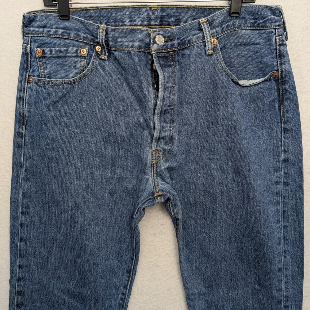 Levi's‎ 501 Original Fit Jeans Mens 36x30 Medium Wash Blue Button Fly Denim 0193